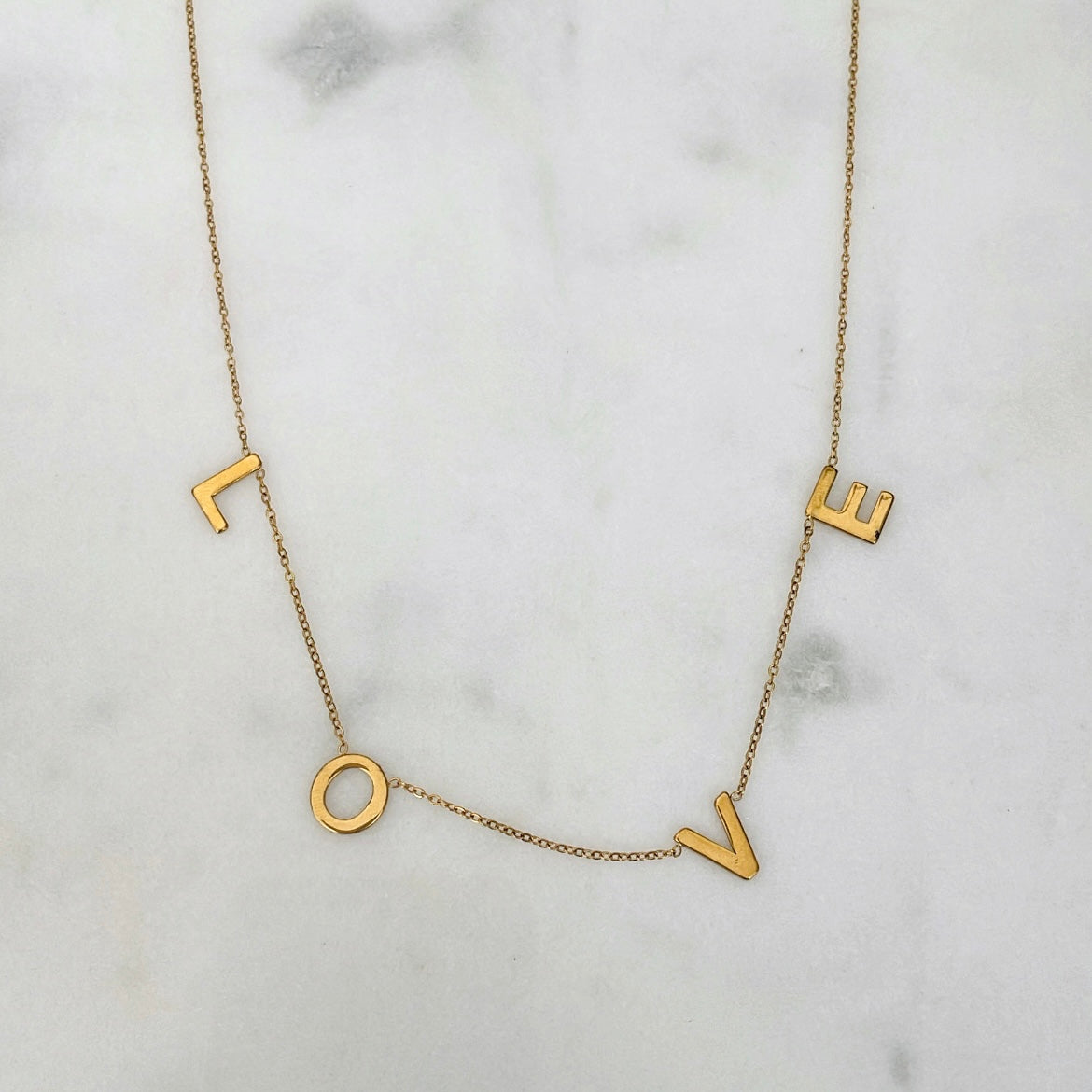 LOVE ketting