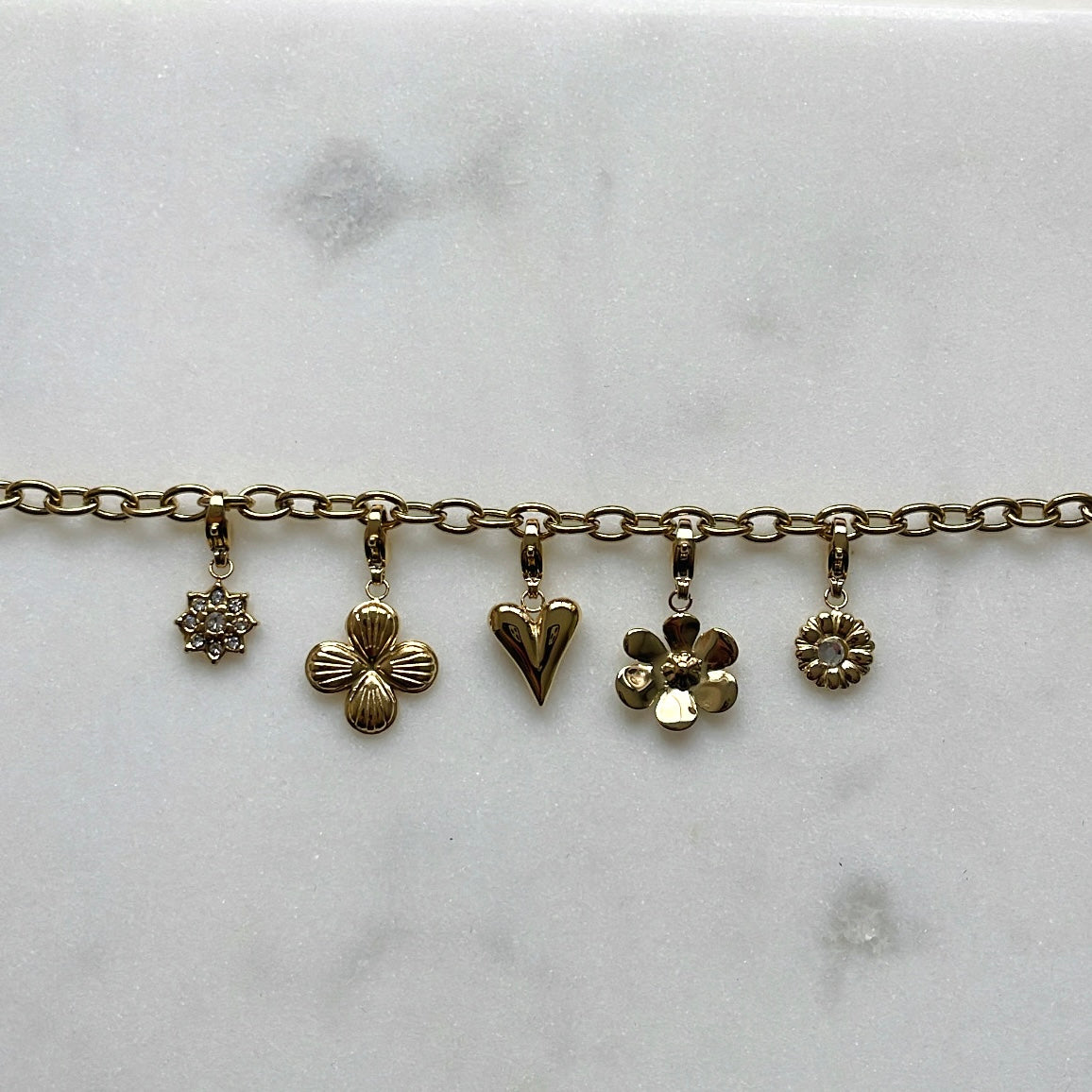 GOLDEN CHARMS armband